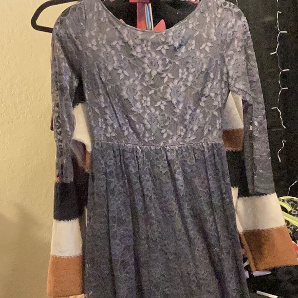 Dresses & Skirts - Small Laced Long Sleeve Dress gray STUNNING 🤩